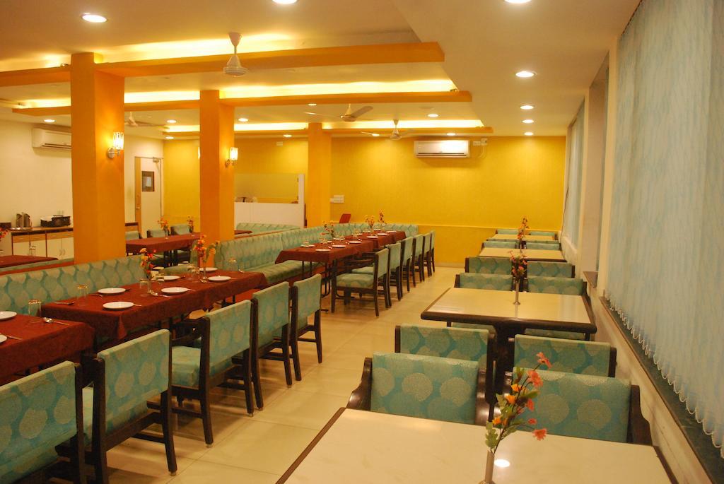 Hotel Sagar Kinara Mālvan Esterno foto