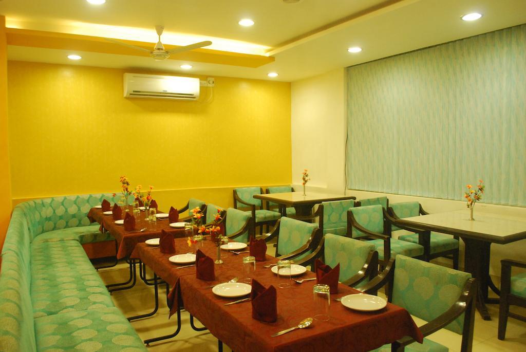 Hotel Sagar Kinara Mālvan Esterno foto