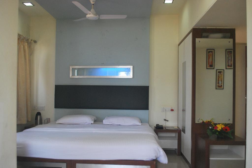 Hotel Sagar Kinara Mālvan Camera foto